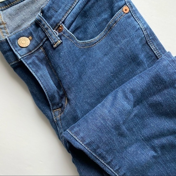 Madewell • 8" Skinny Jeans in Quincy Wash - Picture 6 of 9